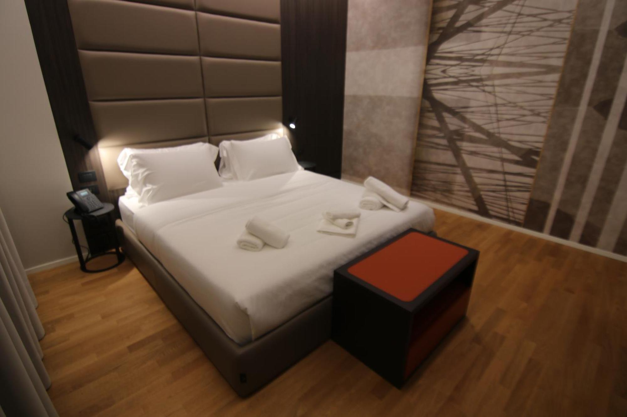 Boutique Hotel Adelar Tirana Kültér fotó