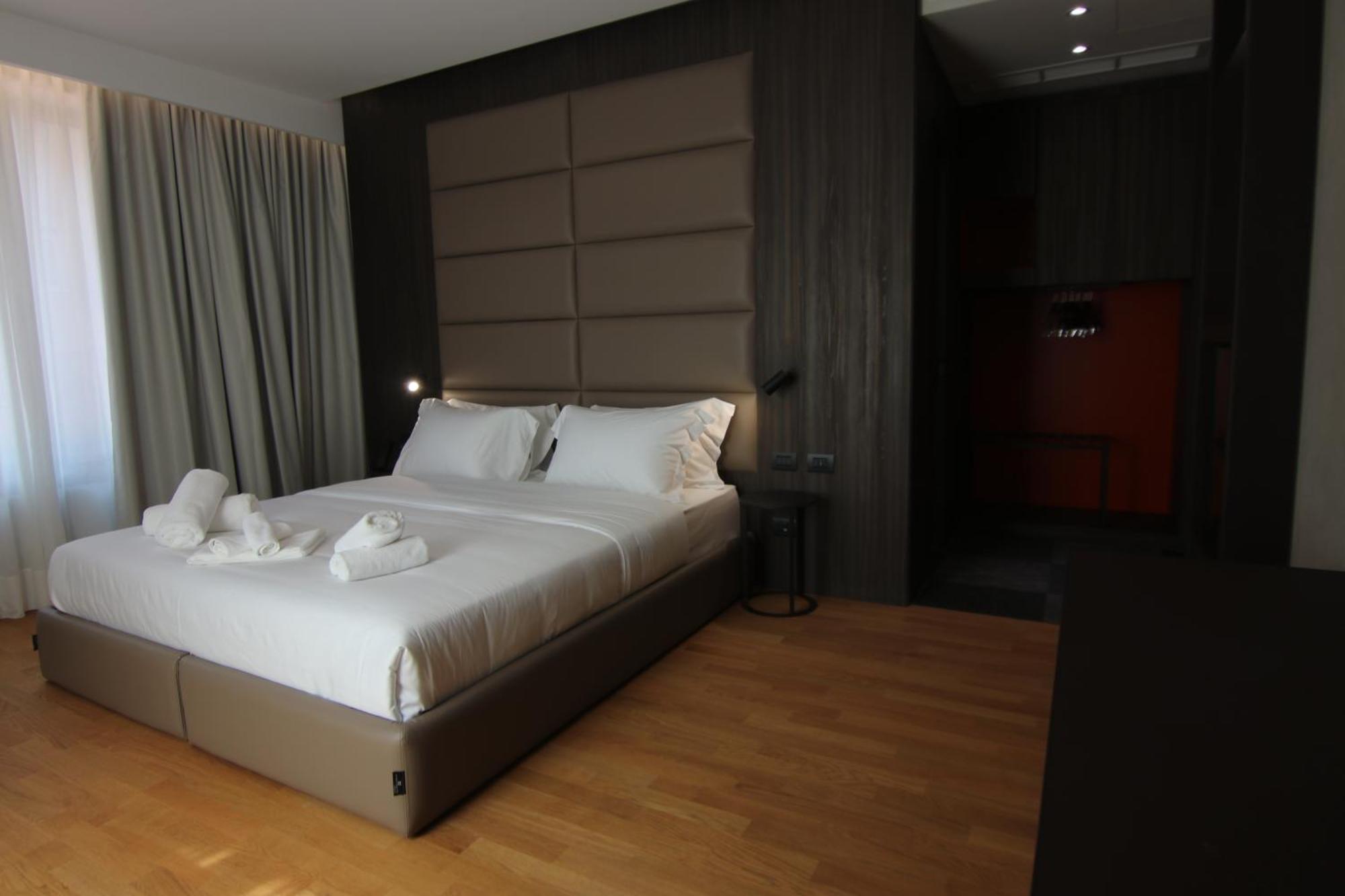 Boutique Hotel Adelar Tirana Kültér fotó