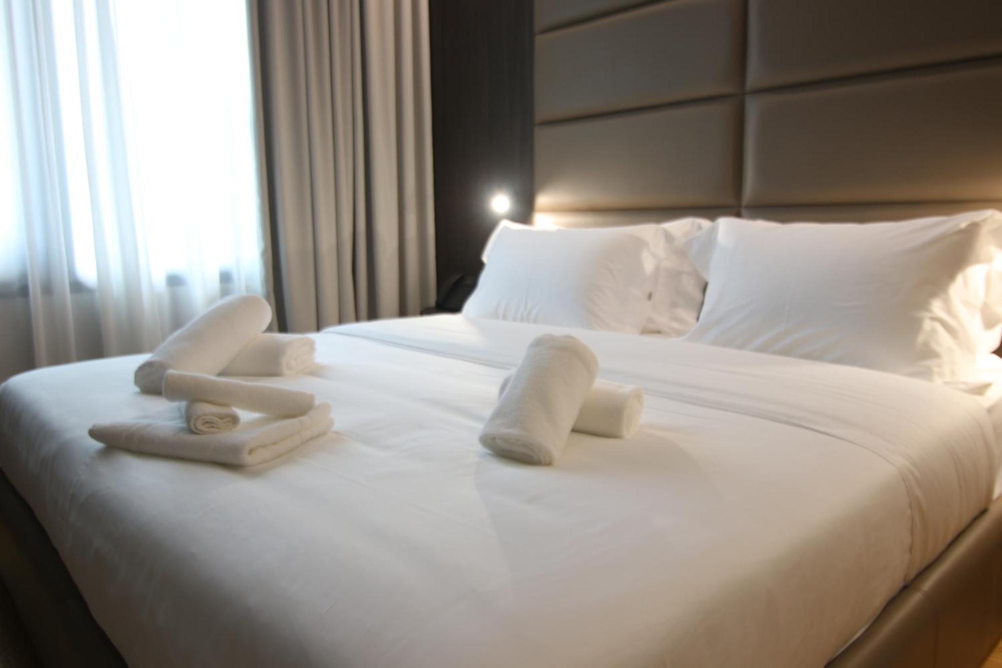 Boutique Hotel Adelar Tirana Kültér fotó
