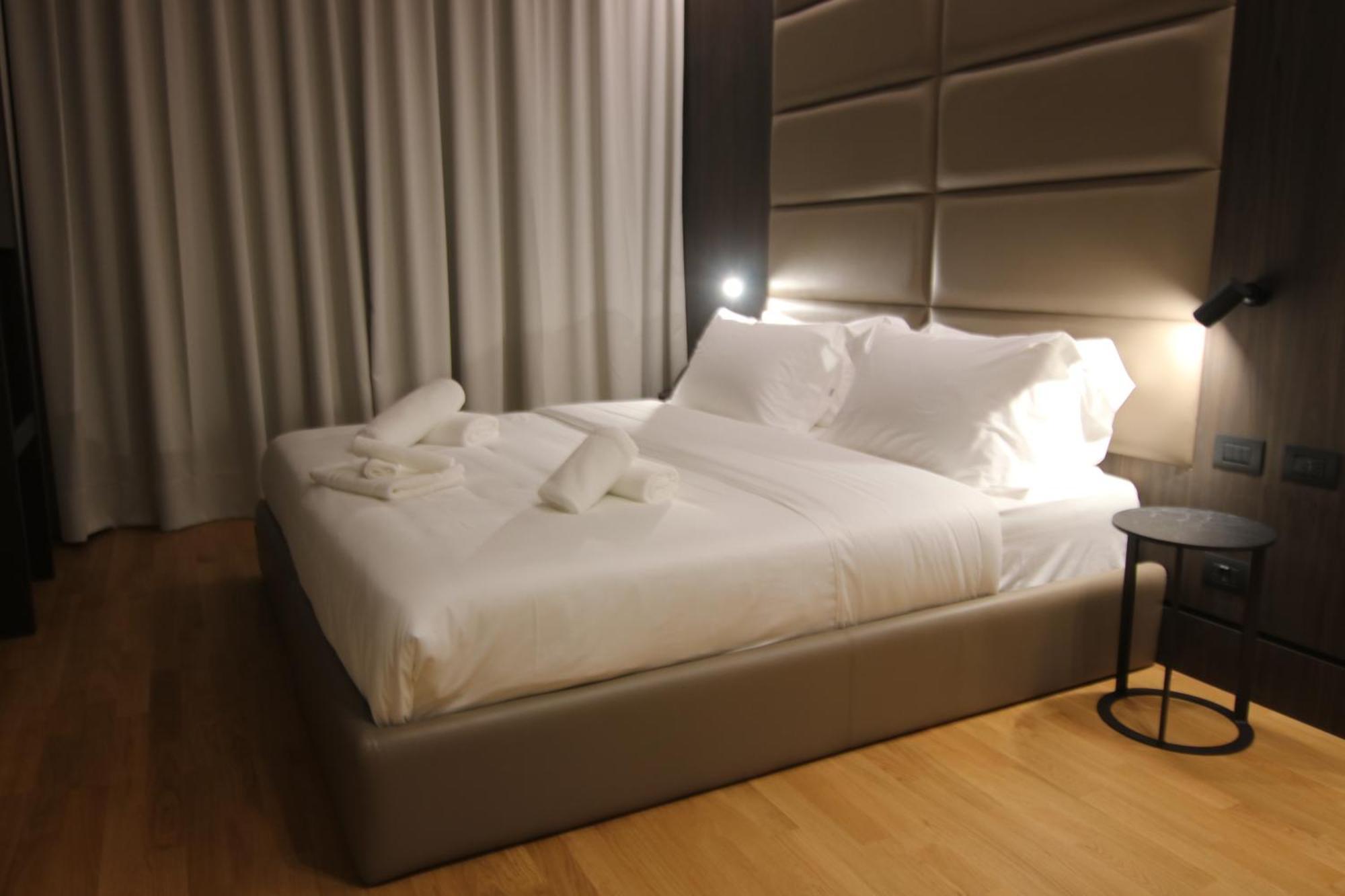 Boutique Hotel Adelar Tirana Kültér fotó