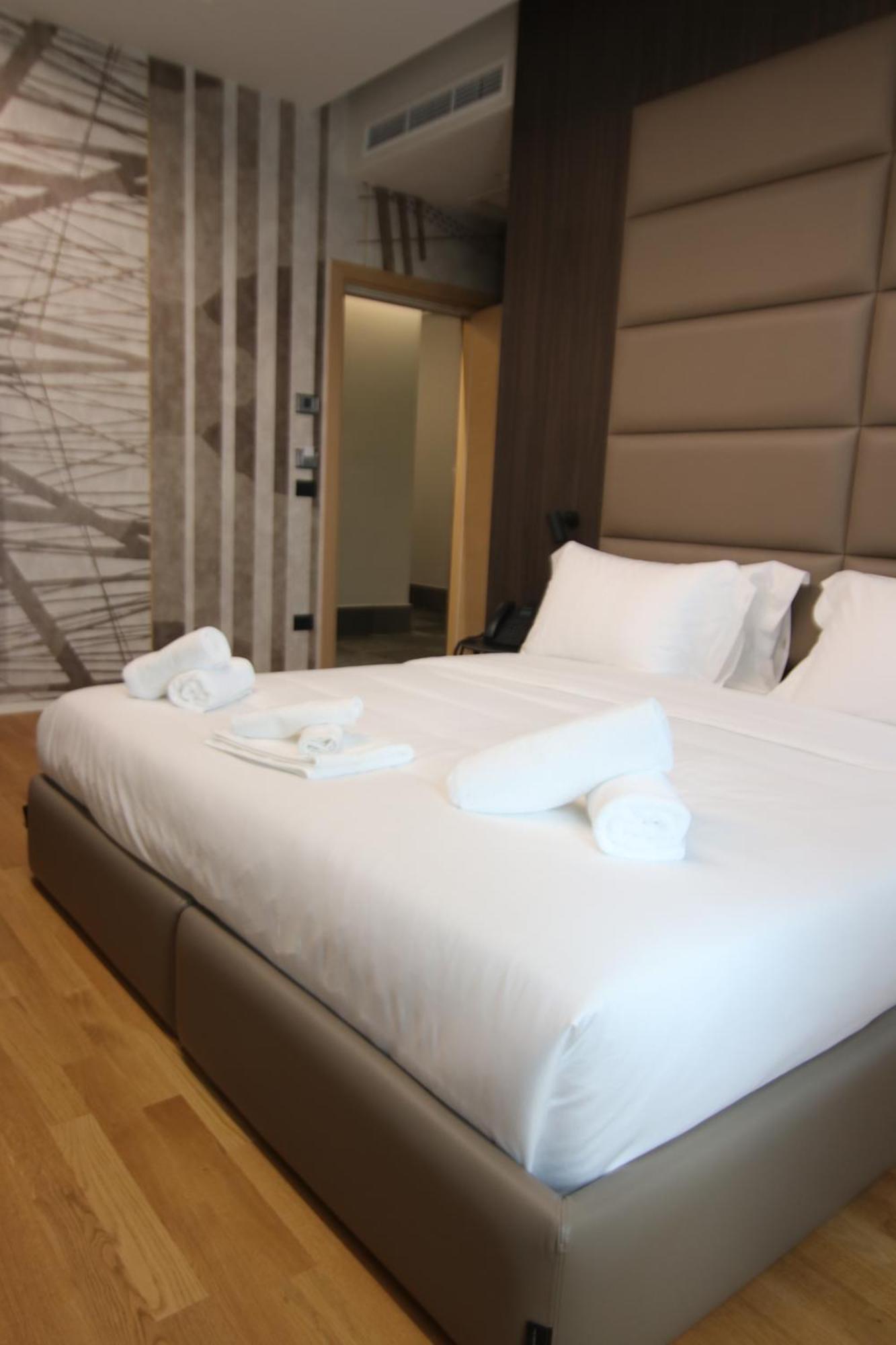 Boutique Hotel Adelar Tirana Kültér fotó