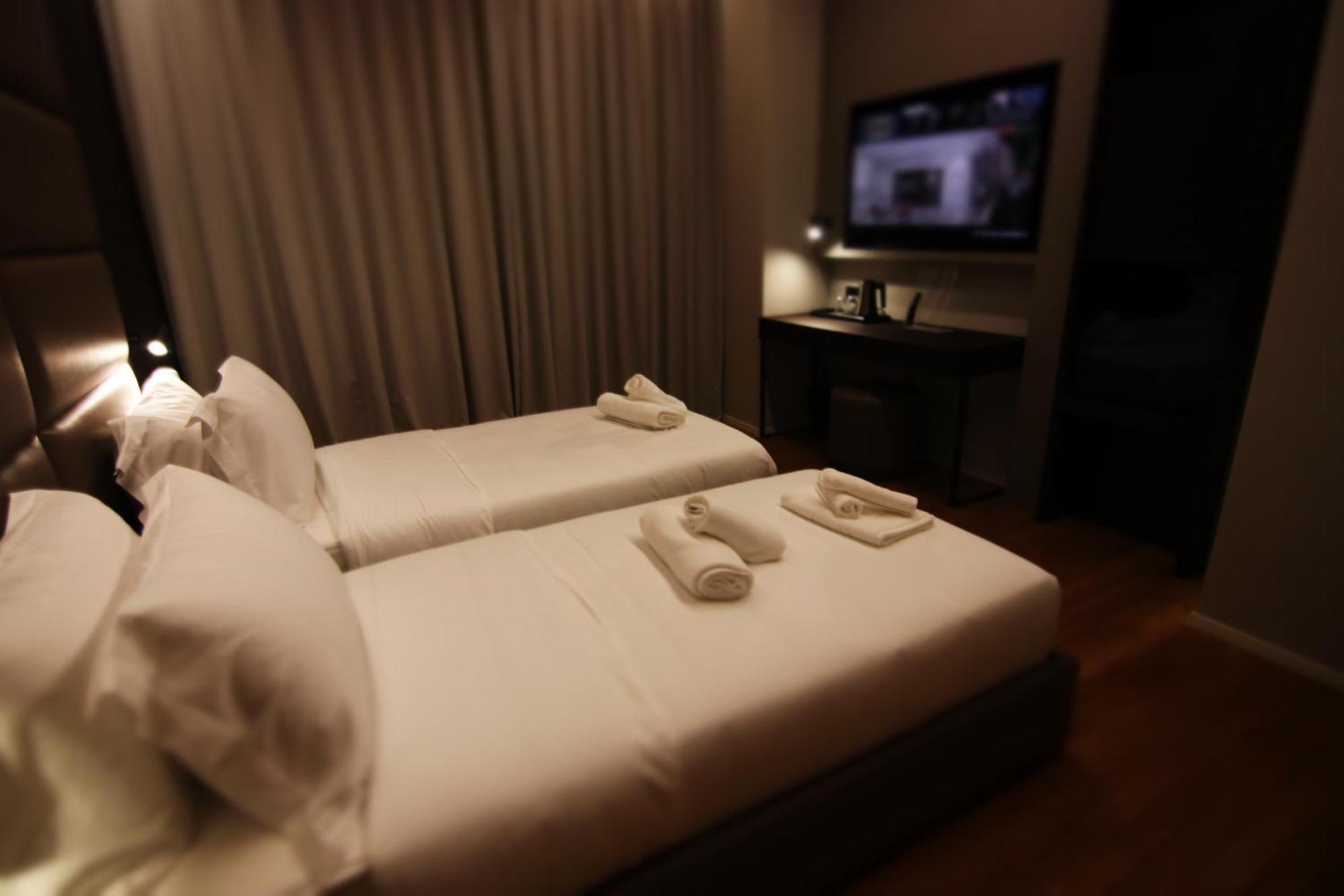 Boutique Hotel Adelar Tirana Kültér fotó