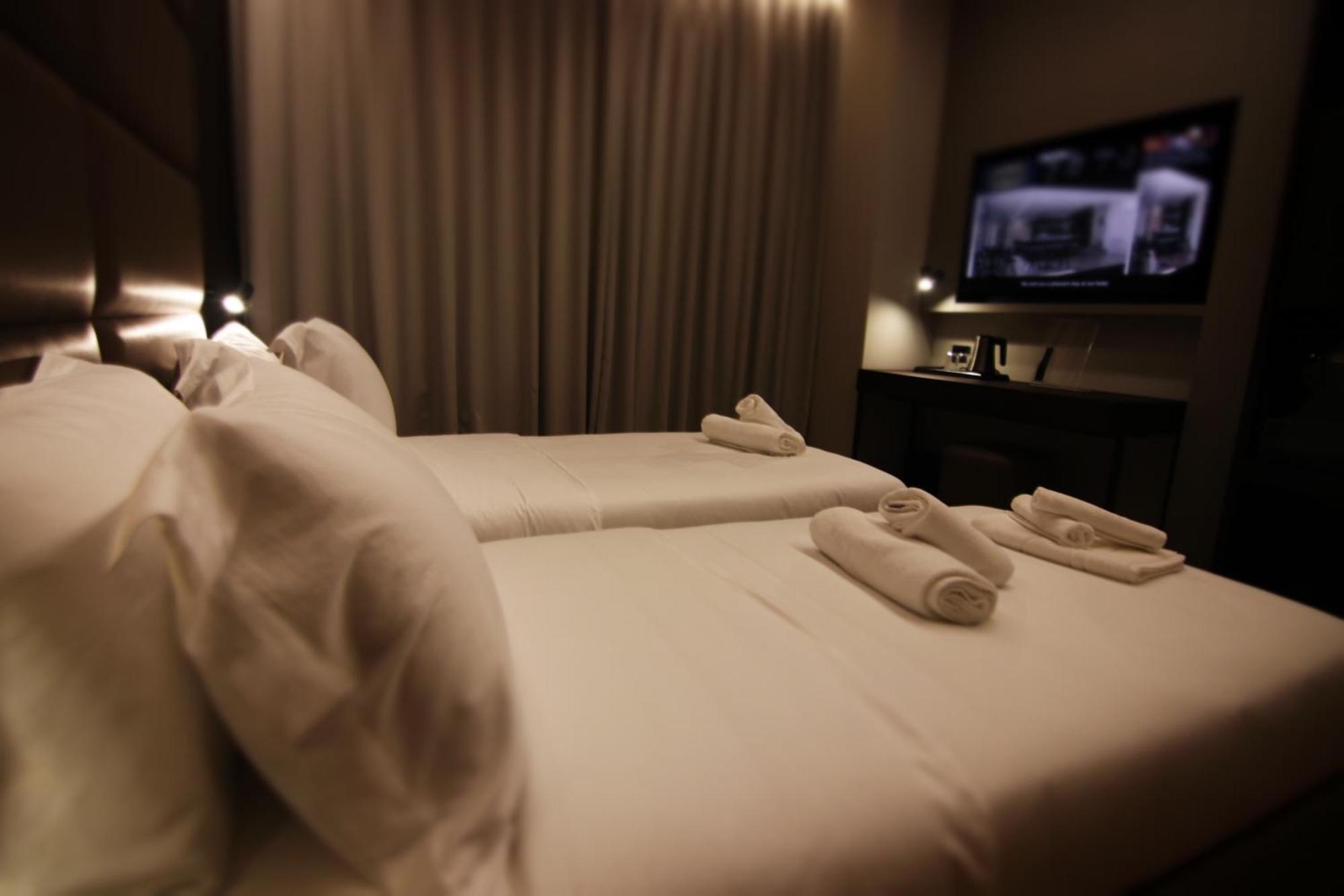 Boutique Hotel Adelar Tirana Kültér fotó