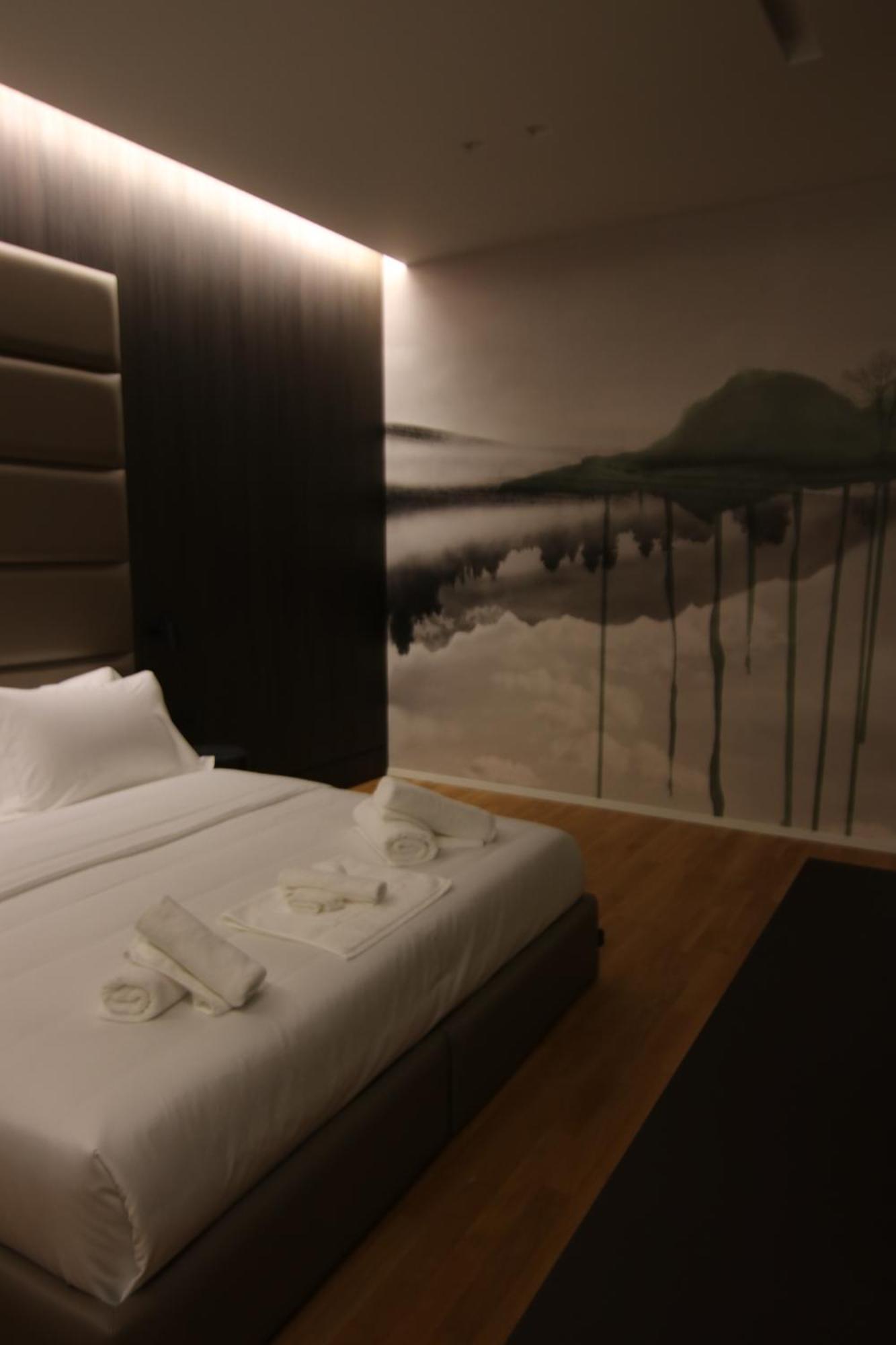 Boutique Hotel Adelar Tirana Kültér fotó