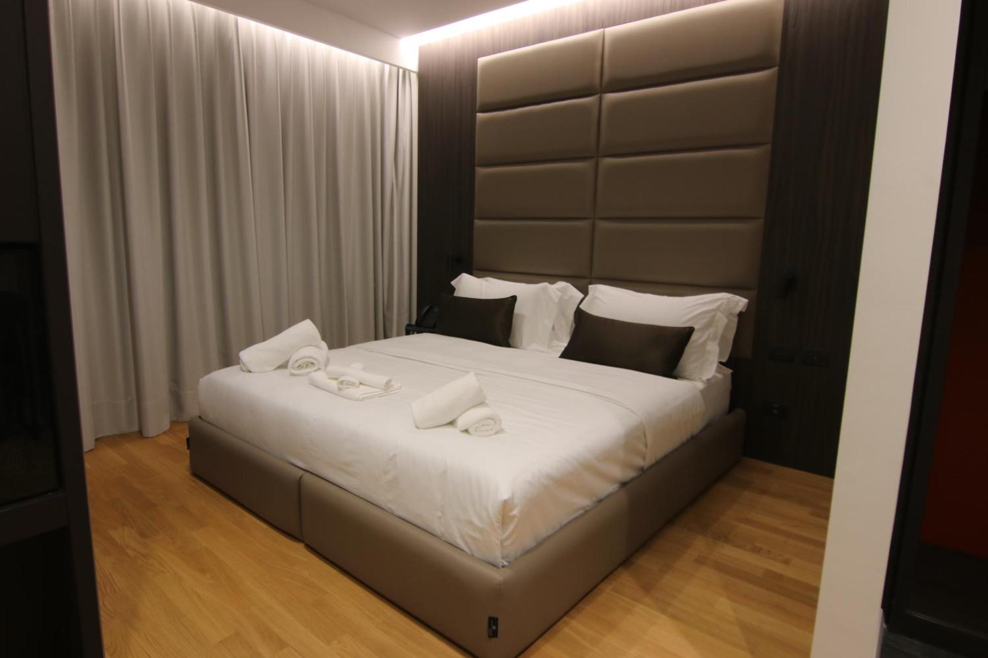 Boutique Hotel Adelar Tirana Kültér fotó