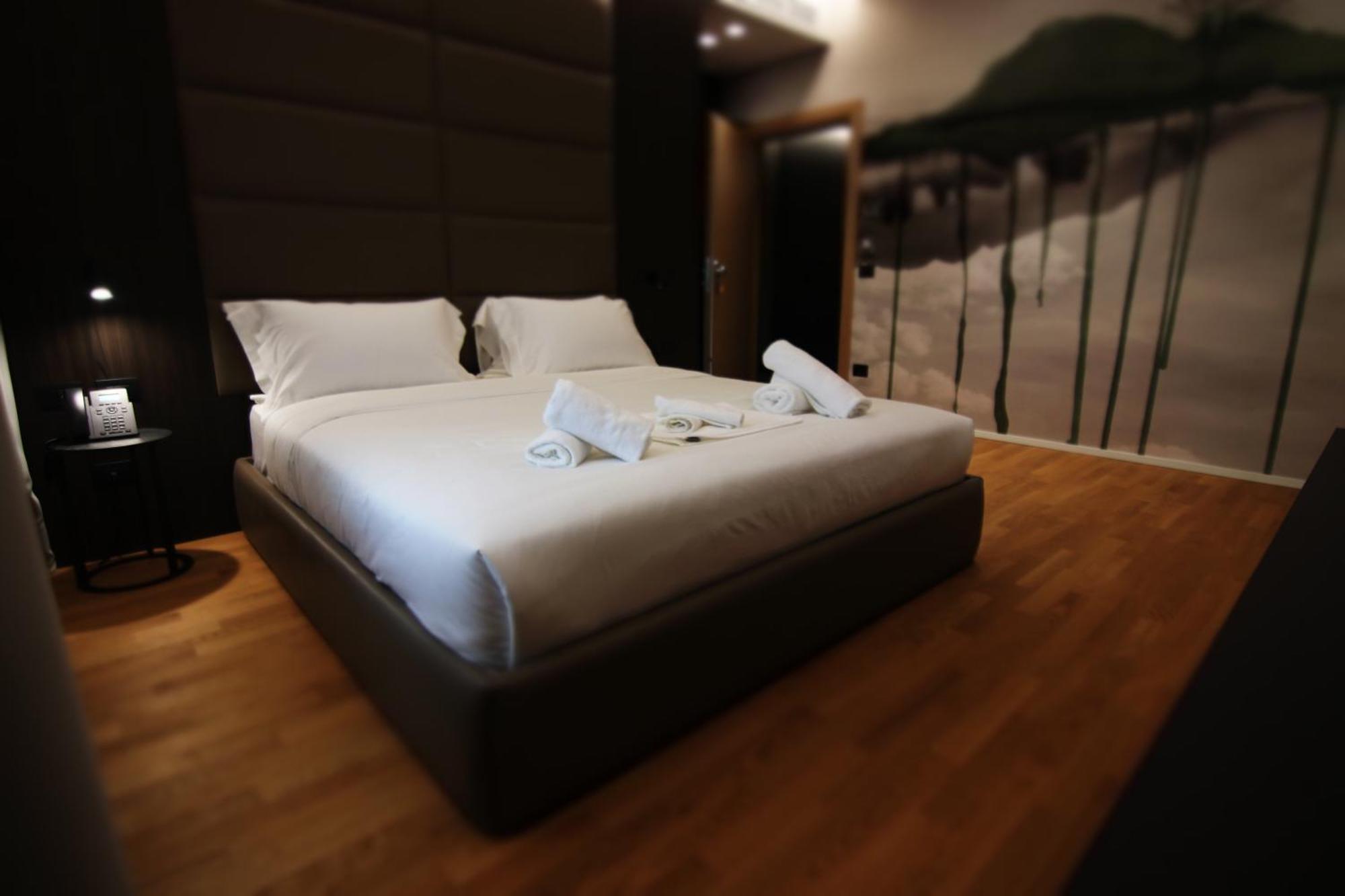 Boutique Hotel Adelar Tirana Kültér fotó