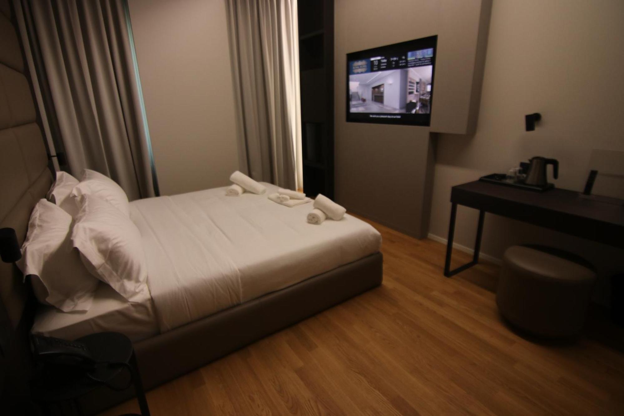 Boutique Hotel Adelar Tirana Kültér fotó